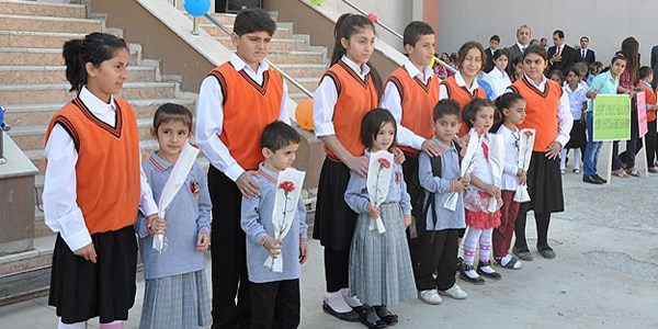 Okullarda kıyafetle ilgili anket çalışmaları sürüyor