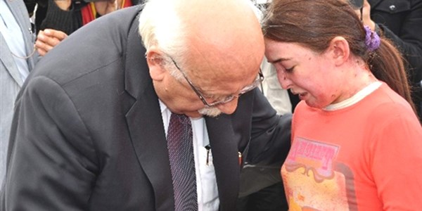 Okula gidemeyen k�z g�zya�lar� i�inde Avc�'dan yard�m istedi