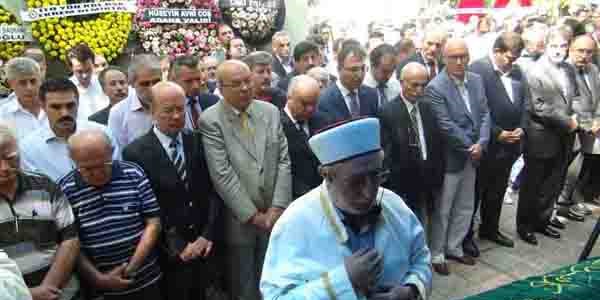 Gazeteci Fehmi Koru'nun babas� Muzaffer Koru defnedildi