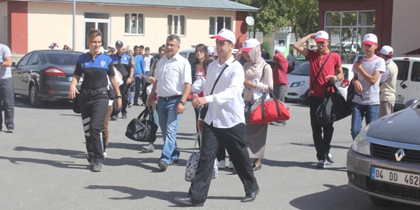A�r�l� ��renciler �anakkale gezisine ��kt�