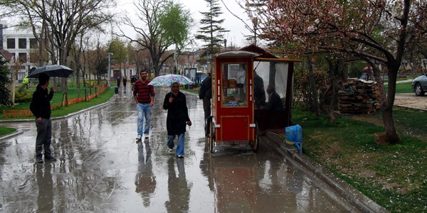 Yağmurlu hava devam ediyor - Haritalı