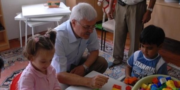 Milletvekili �elik'ten k�y ve okul ziyareti