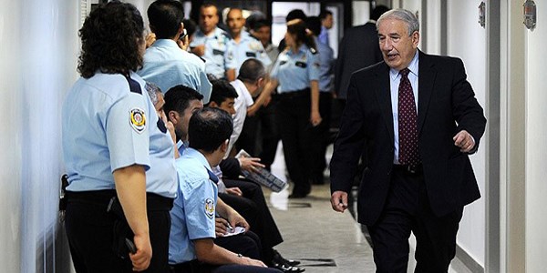 YÖK eski başkanı Gürüz'e tutuklama talebi