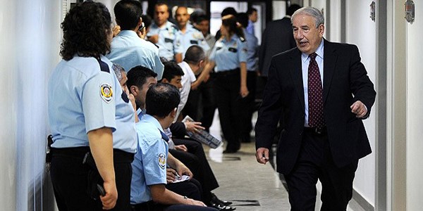 YK eski bakan Grz'e tutuklama talebi