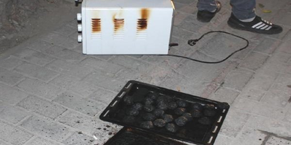 F�r�nda unutulan kekler pani�e neden oldu