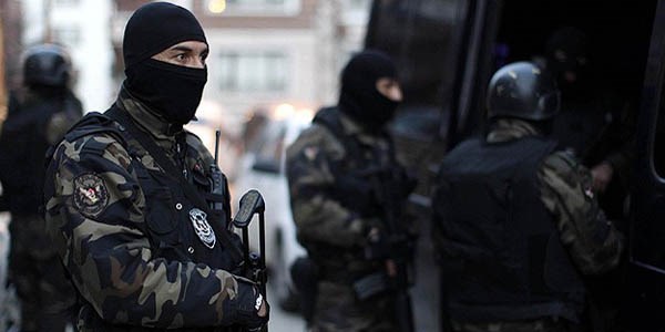 İhaleye fesattan 17'si asker 48 kişi gözaltında