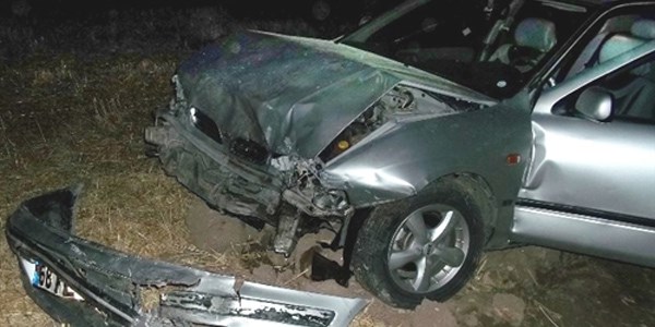 Otomobilin çarptığı koyunu kesmek isterken canından oldu