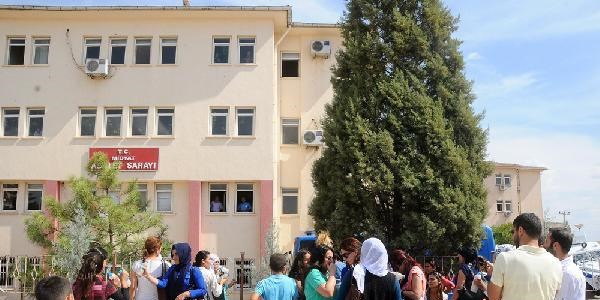 Yurtta tecav�z davas�nda polis memuru hakk�nda su� duyurusu