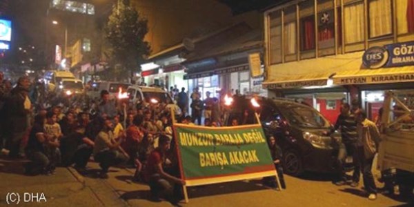 Tunceli'de me�aleli protesto y�r�y���