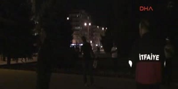 �� istemek i�in gitti�i belediye �n�nde kendini yakmak istedi