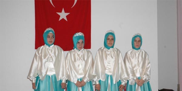 Yeni�ehirli haf�zlar ta�lar�n� giydi