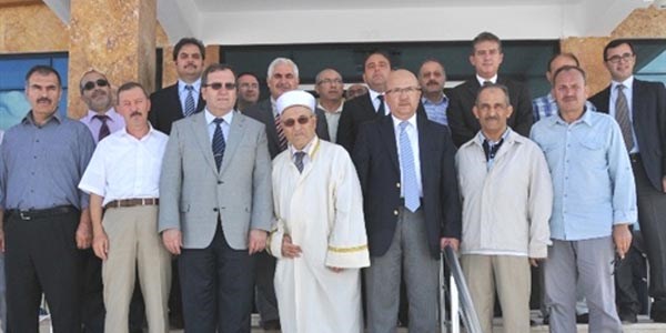 Akü Kampüs Camii ibadete açıldı