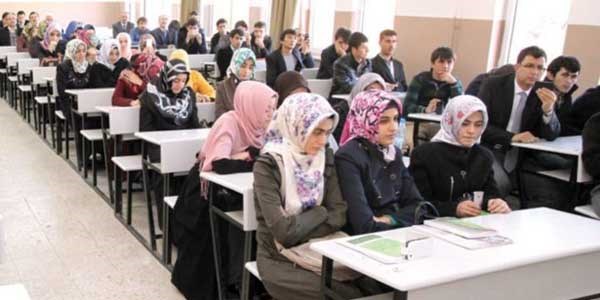 İlahiyat şurasında yeni müfredat belirlenecek