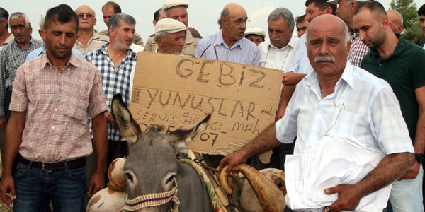 Çiftçilerden eşekli eylem