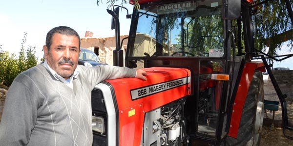 Sigara parasına traktör aldı