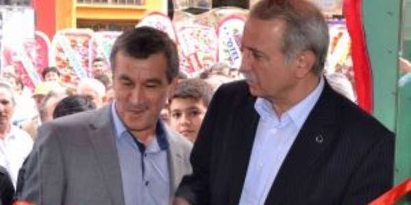 Başkan Karahan yeni işyerinin açılışını yaptı