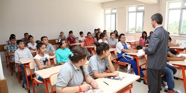 Şehitkamil Anadolu Lisesi'nde ilk ders zili çaldı