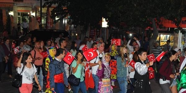 Sakin Şehir Seferihisar'da kültürler buluştu