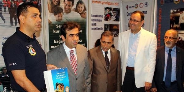 Mobilya fuarında uyuşturucu ile mücadele standı