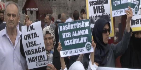 Eminönü'nde 'başörtüsüne özgürlük' eylemi
