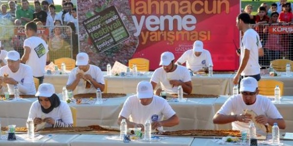 120 santimlik lahmacunu 4 dakika 13 saniyede yedi