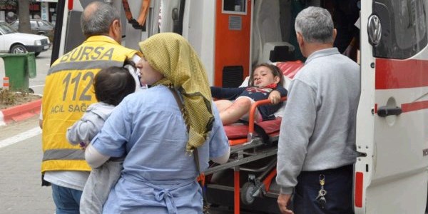 Bisikletli küçük kıza çarpan sürücü kaçtı