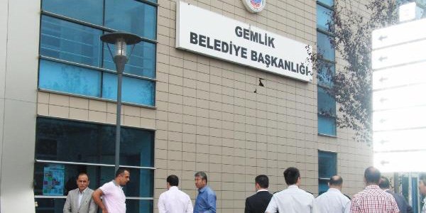 Gemlik Belediyesi ikinci kez kurşunlandı
