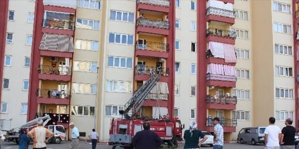 Mutfakta çıkan yangın korkuttu