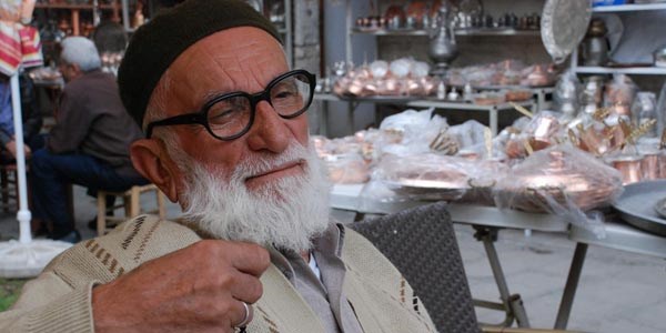 70 yıllık esnaf sanatına aşık