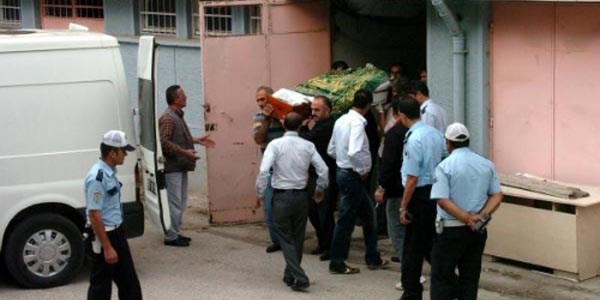 Milli Savunma Bakan� Y�lmaz, kazada 5 akrabas�n� kaybetti