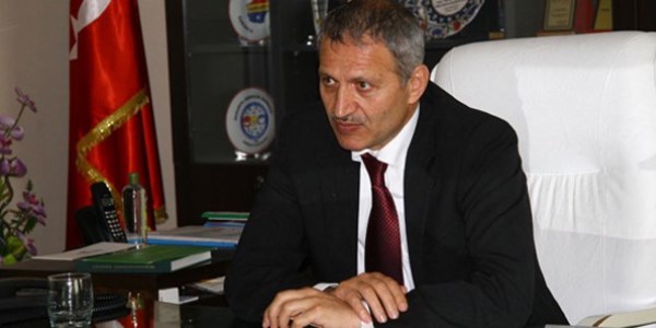 Ak Partili belediye ba�kan�, serbest b�rak�ld�