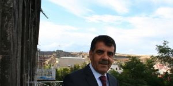 Kars Belediyesi Modern Hizmet Binas�'nda sona gelindi
