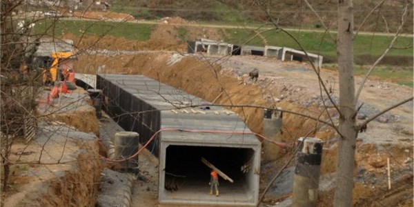 �stanbul'daki dereler �slah ediliyor