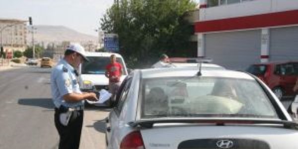 Kurallara uymayan s�r�c�lere ceza ya�d�