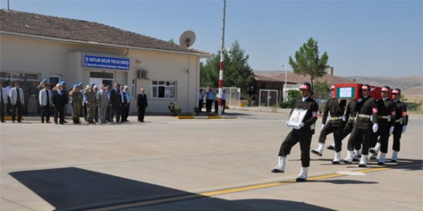 Kalp krizi ge�iren asker �ehit oldu