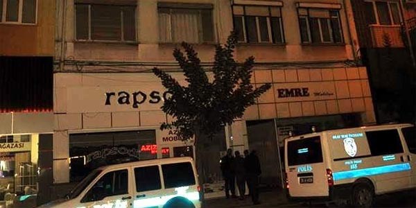 E�ini ve o�lunu b��aklay�p intihar etmek istedi