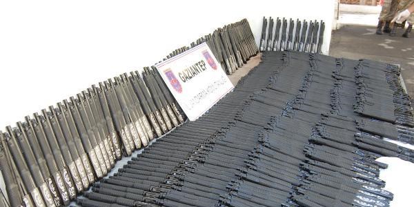 Yolcu otob�s�nde 500 pompal� t�fek ele ge�irildi