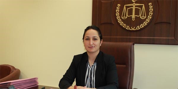G�rele'ye atanan bayan hakim g�revine ba�lad�