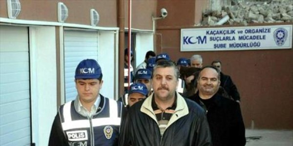 'Hastane operasyonu' davas�nda tutuklu kalmad�