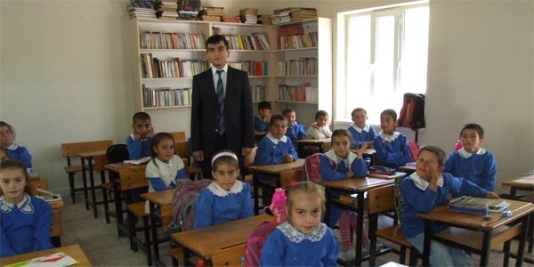 Öğretmensiz köye öğretmen geldi