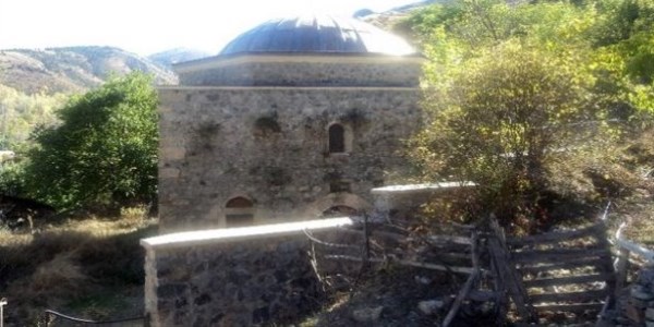 Tarihi cami 7 yıldır ibadete açılmıyor