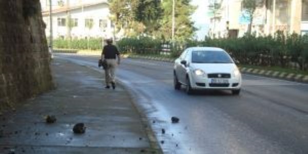 Tanjant Yolu'nda yayaları ve araçları bekleyen tehlike