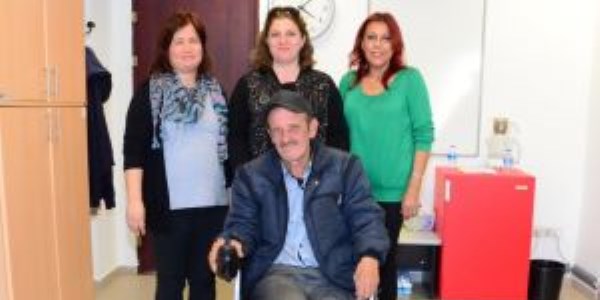 Engelli Kurnaz'a akülü tekerlekli sandalye