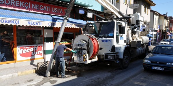 Mudanya'da ya�murlar �ncesi r�garlar temizleniyor