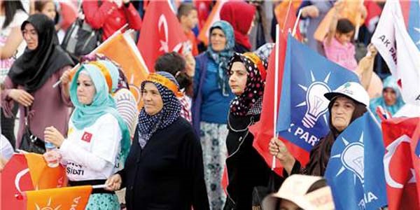 AK Parti seçimlerde başörtülü aday gösterecek