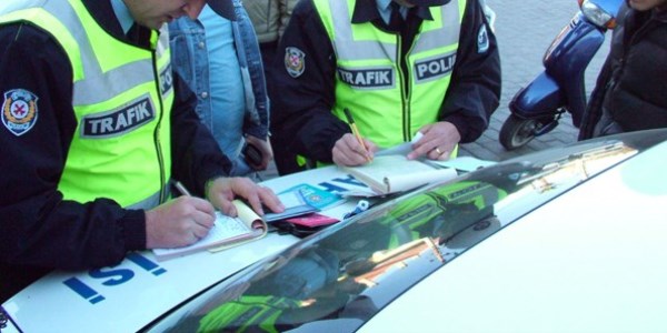 Trafik cezalarının yarısı bakın nereye gidiyor