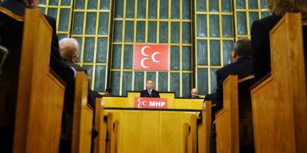MHP'den adaylara: Hap için, hayal kurun, gülün