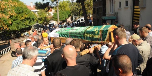 B��akl� kavgada yaralanan gen� hayat�n� kaybetti