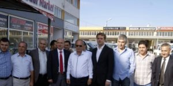 Yeni ve eski otomobiller bir arada olacak