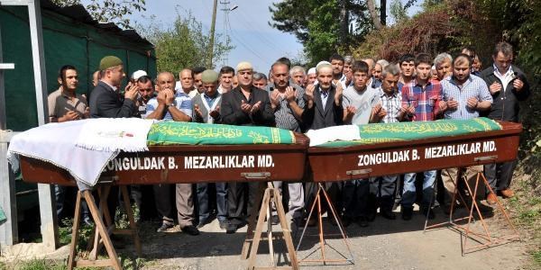 Öldürdüğü eşi ile yan yana toprağa verildi